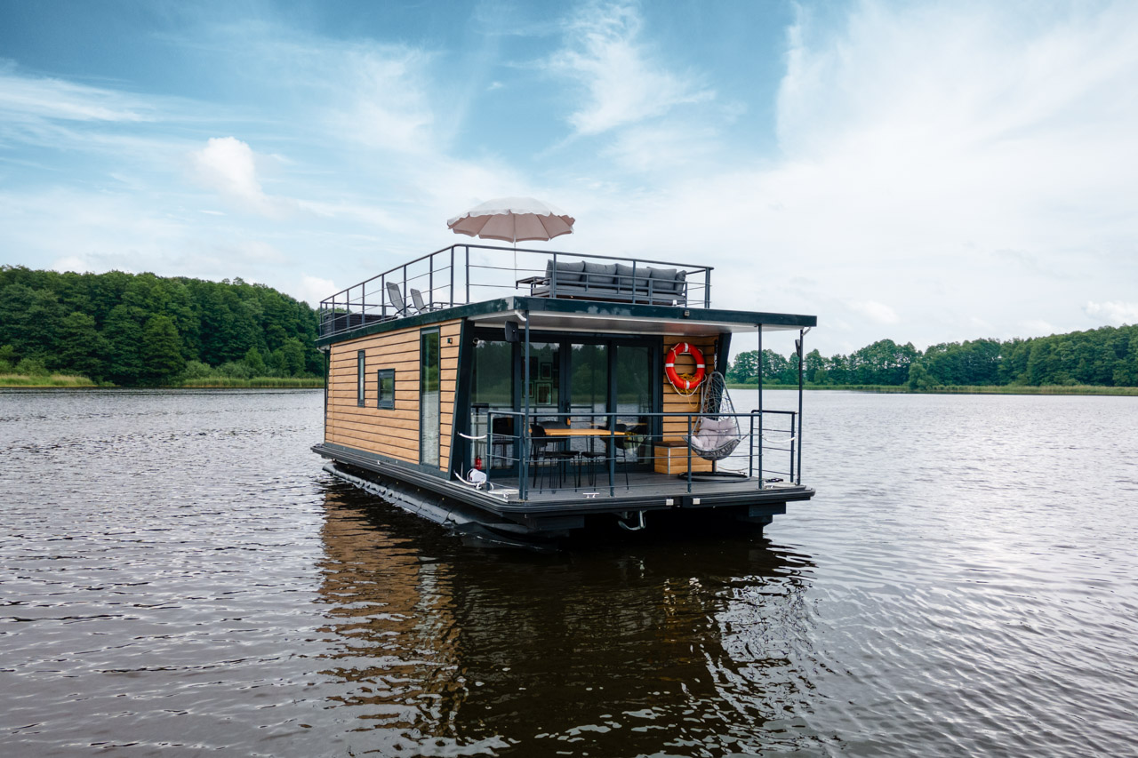 Seitenansicht des Hausboots